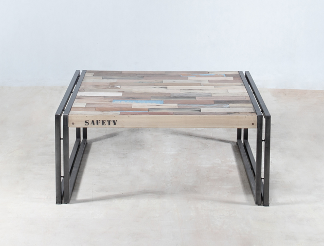 table basse carrée 80cm en bois recyclés de bateaux – détails table basse carrée 80cm en bois recyclés de bateaux – détails