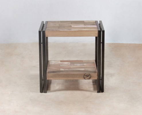 table de chevet en bois recyclés de bateaux - détails