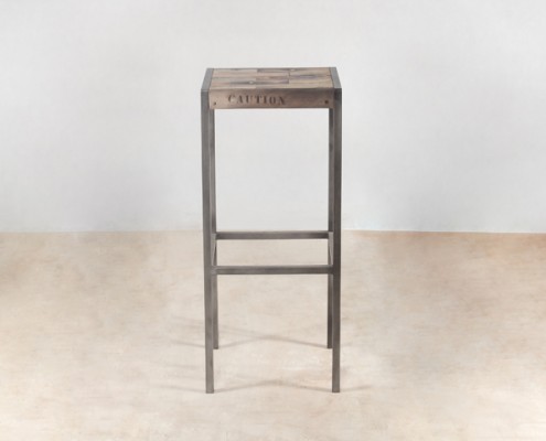 tabouret haut en bois recyclés de bateaux - détails