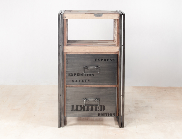 meuble de rangement en bois recyclés avec 2 tiroirs métal - détails